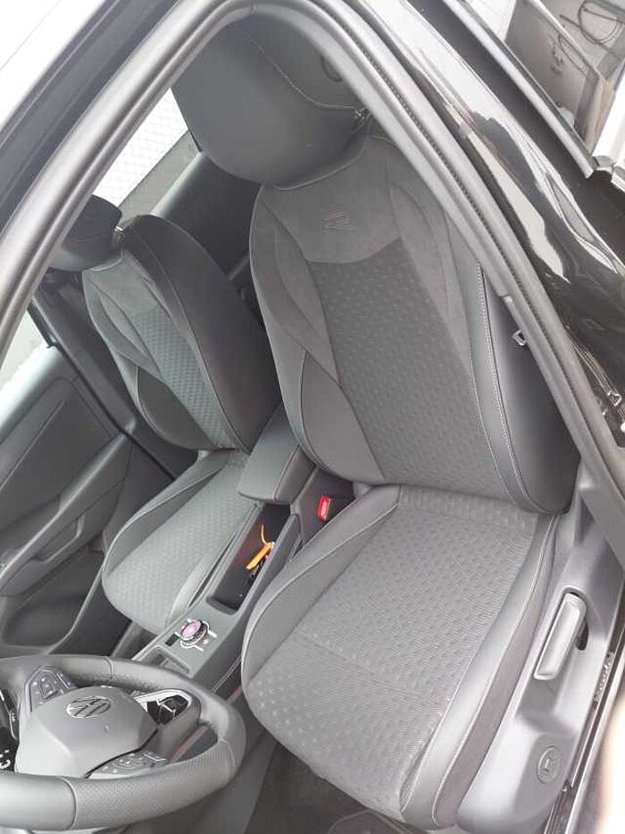 Volkswagen T-Roc 1.5 eTSI OPF DSG R-Line