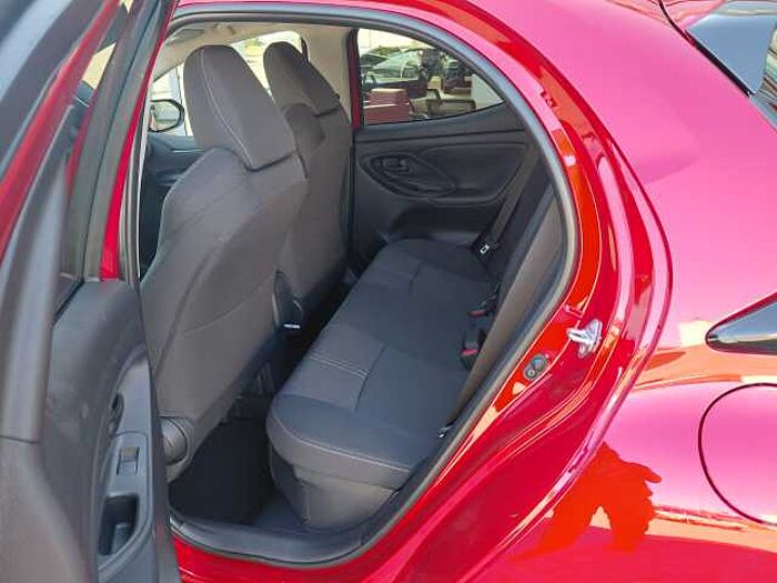 Toyota Yaris Hybrid 5-Türer 116 1.5 VVT-i Teamplayer